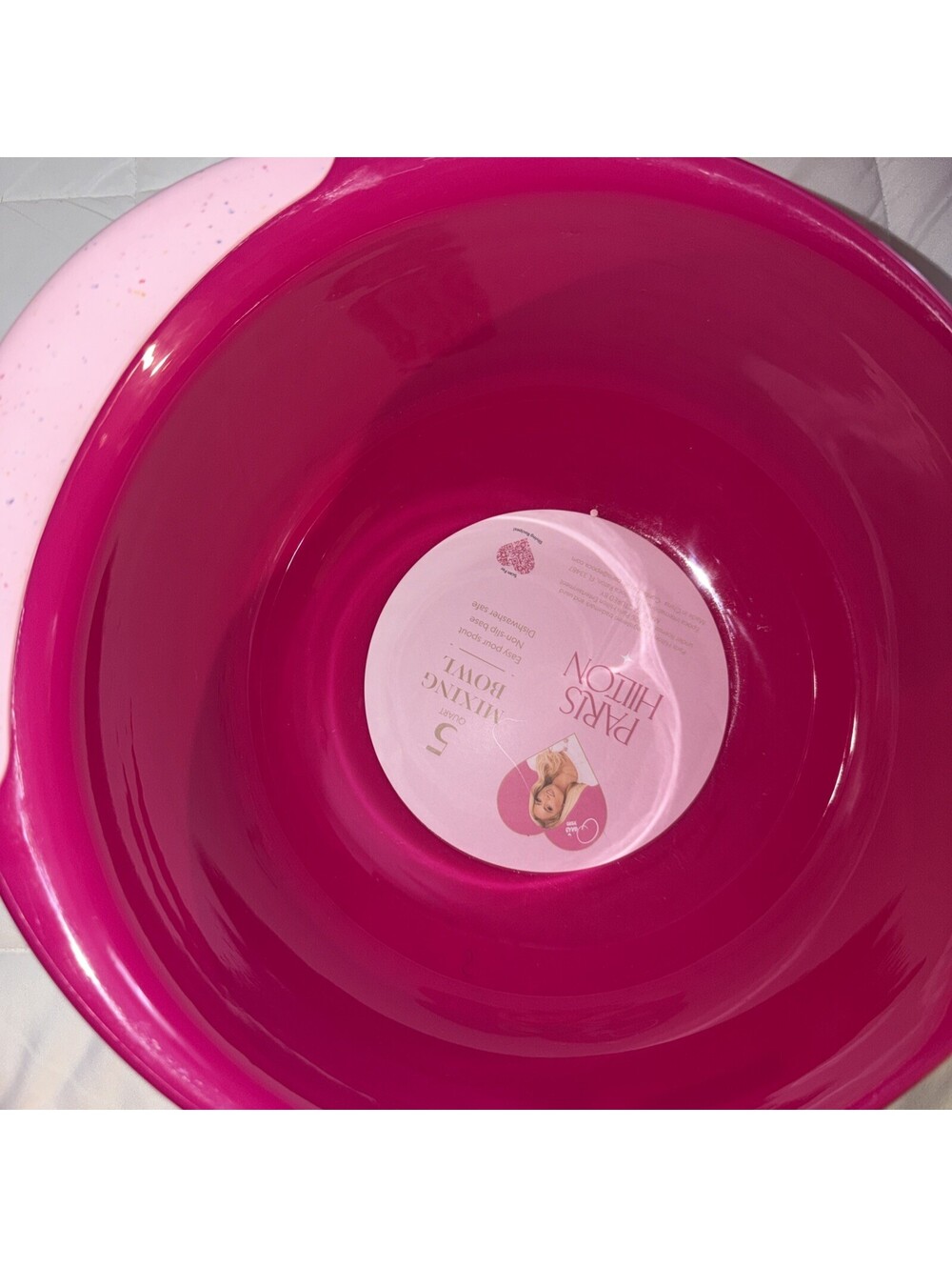 NWT Paris Hilton 5 Quart Mixing Bowl Hot Pink Non Slip With Rubber Bottom RARE